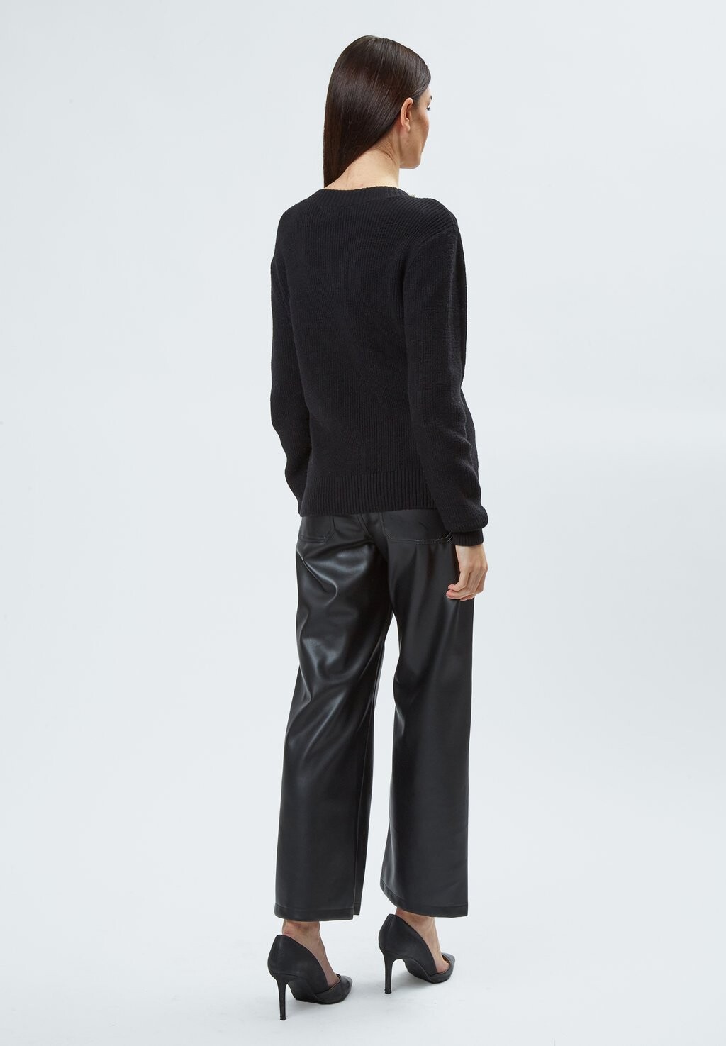 Джемпер FAKE PEARLS CREW-NECK INFLUENCER, черный
Джемпер FAKE PEARLS CREW-NECK INFLUENCER, черный