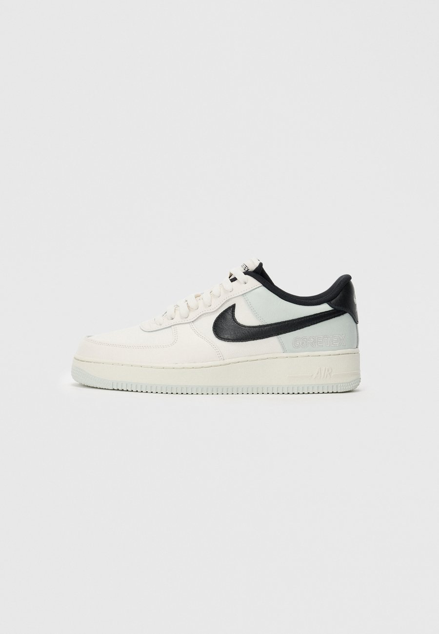Кроссовки Nike Sportswear AIR FORCE 1 GTX, Phantom/Black/Silver-Coloured/Bone/Off-White
Кроссовки Nike Sportswear AIR FORCE 1 GTX, Phantom/Black/Silver-Coloured/Bone/Off-White