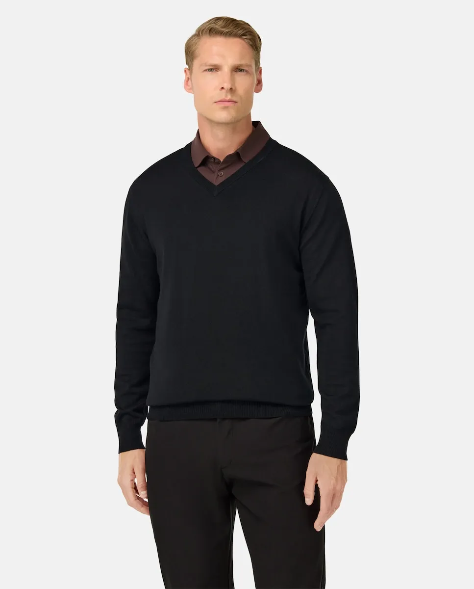 Свитер с V-образным вырезом из мериносовой шерсти Boggi Milano, черный
Свитер с V-образным вырезом из мериносовой шерсти Boggi Milano, черный