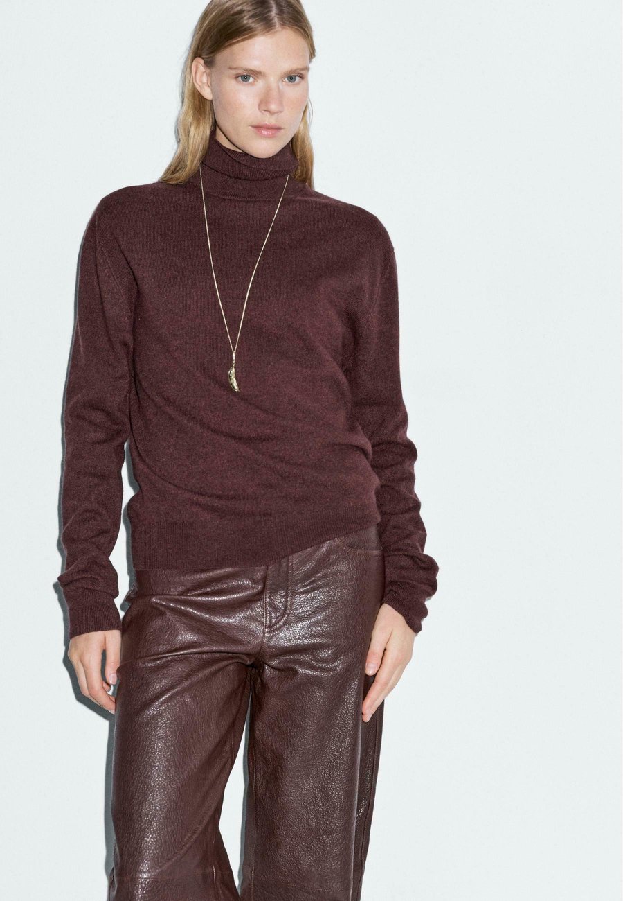 Джемпер Massimo Dutti HIGH NECK, Bordeaux
Джемпер Massimo Dutti HIGH NECK, Bordeaux