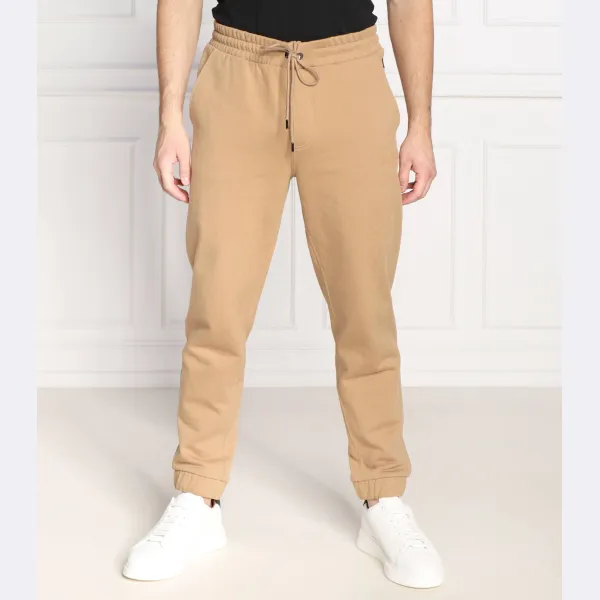 Спортивные брюки оверсайз Levete 101 Boss, коричневый
Спортивные брюки оверсайз Levete 101 Boss, коричневый