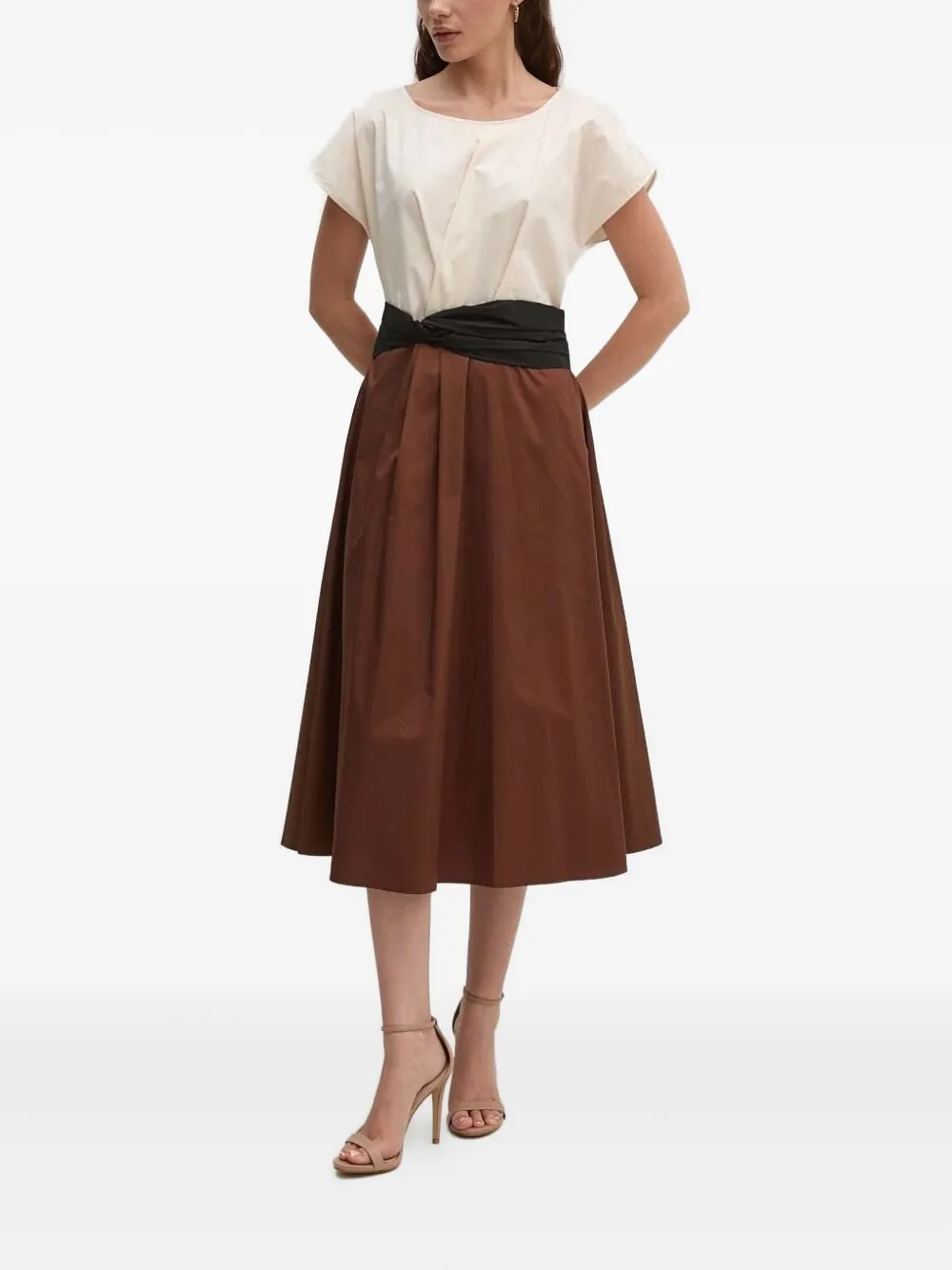 Плиссированное платье с поясом Sandro Ferrone, белый
Плиссированное платье с поясом Sandro Ferrone, белый