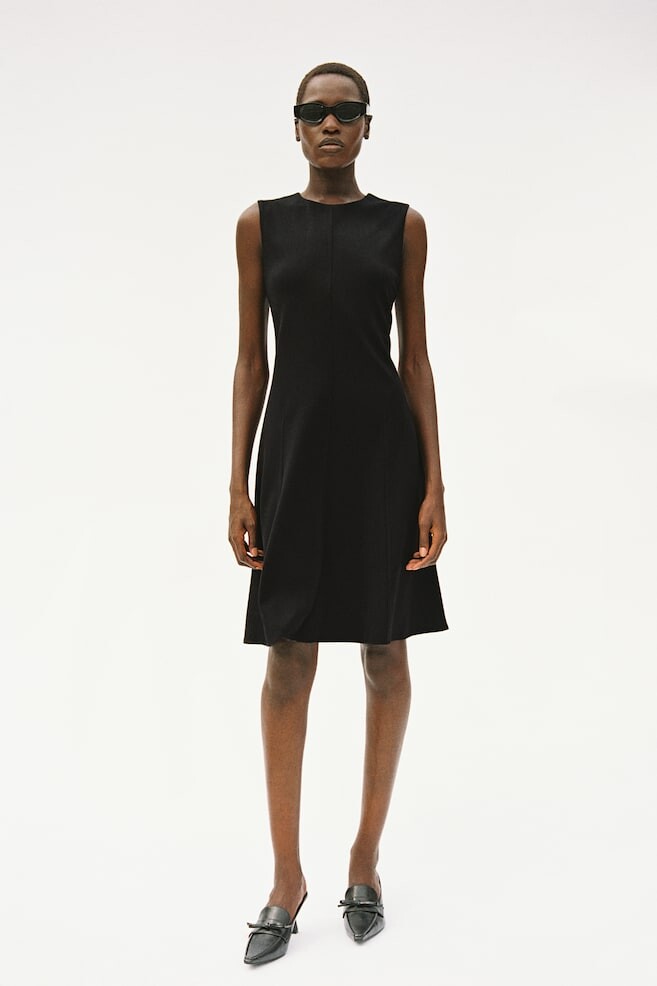 Расклешенное платье H&M, черный
Расклешенное платье H&M, черный