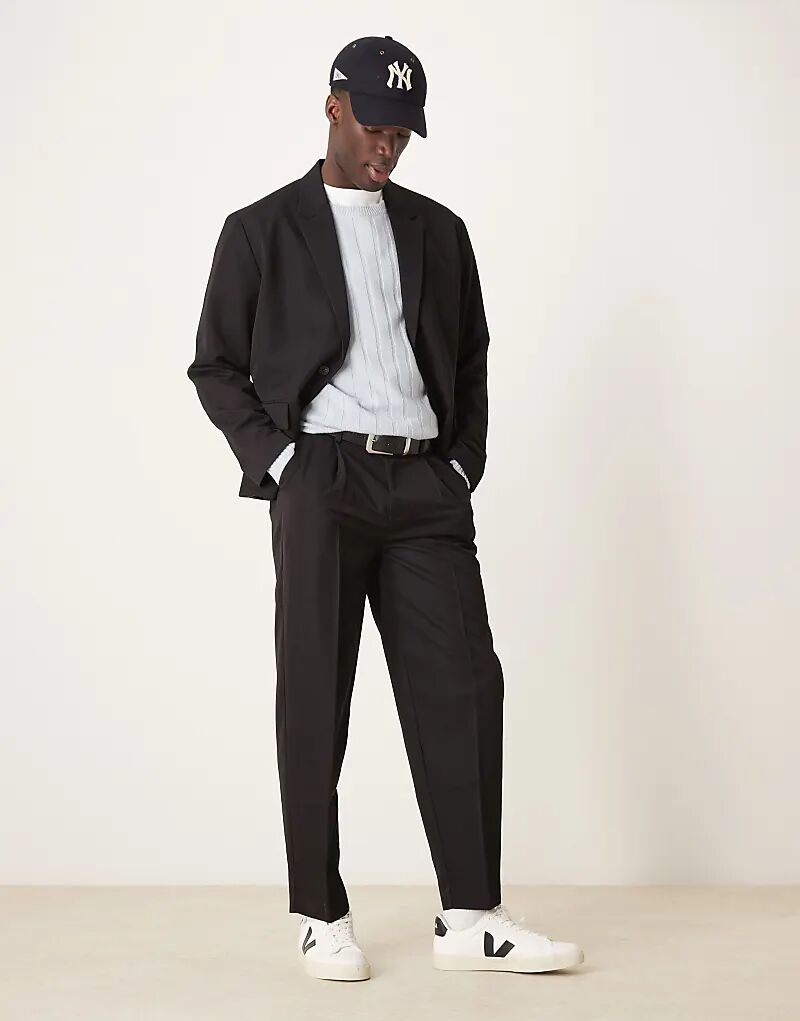 Зауженные брюки свободного кроя из черного твила от ASOS DESIGN
Зауженные брюки свободного кроя из черного твила от ASOS DESIGN