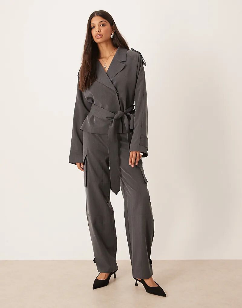 Мягкие брюки-карго ASOS DESIGN с высокой талией, темно-серого цвета
Мягкие брюки-карго ASOS DESIGN с высокой талией, темно-серого цвета