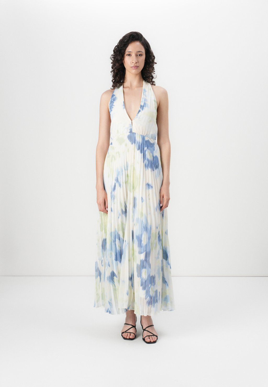 Коктейльное/вечернее платье PLUNGE HALTER GISELLE Abercrombie & Fitch, белый
Коктейльное/вечернее платье PLUNGE HALTER GISELLE Abercrombie & Fitch, белый