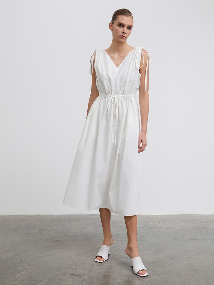 Длинное платье BGN, белый
Длинное платье BGN, белый