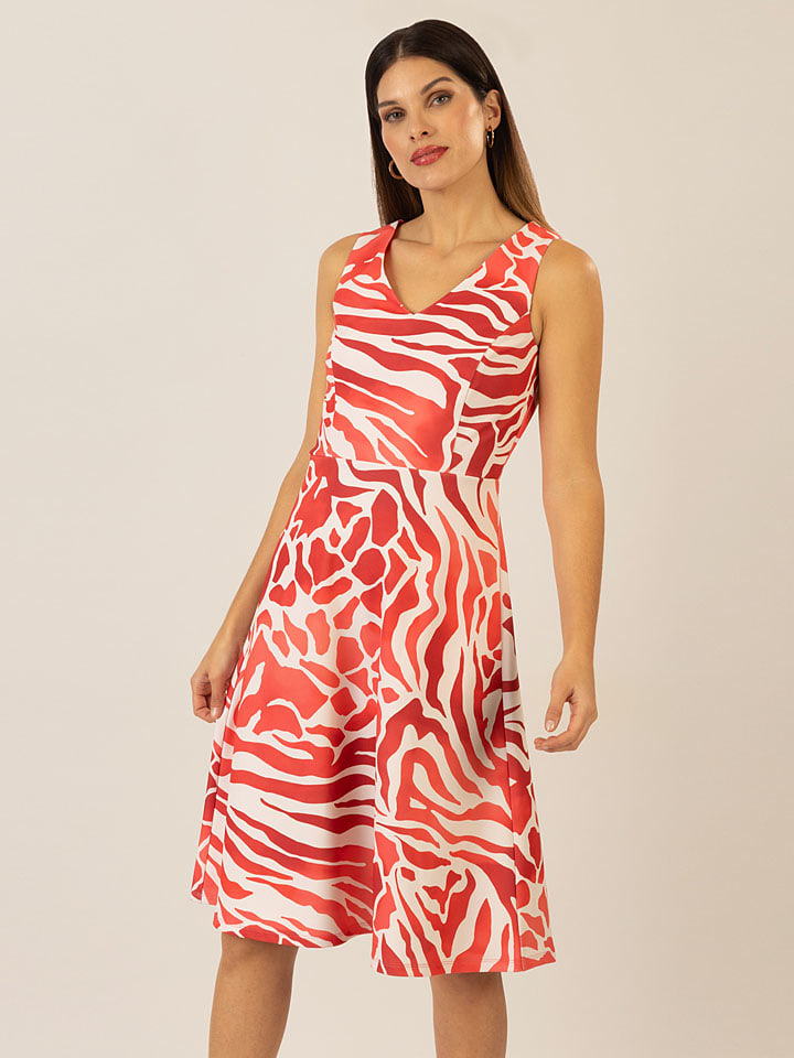 Платье до колена APART
Платье до колена APART