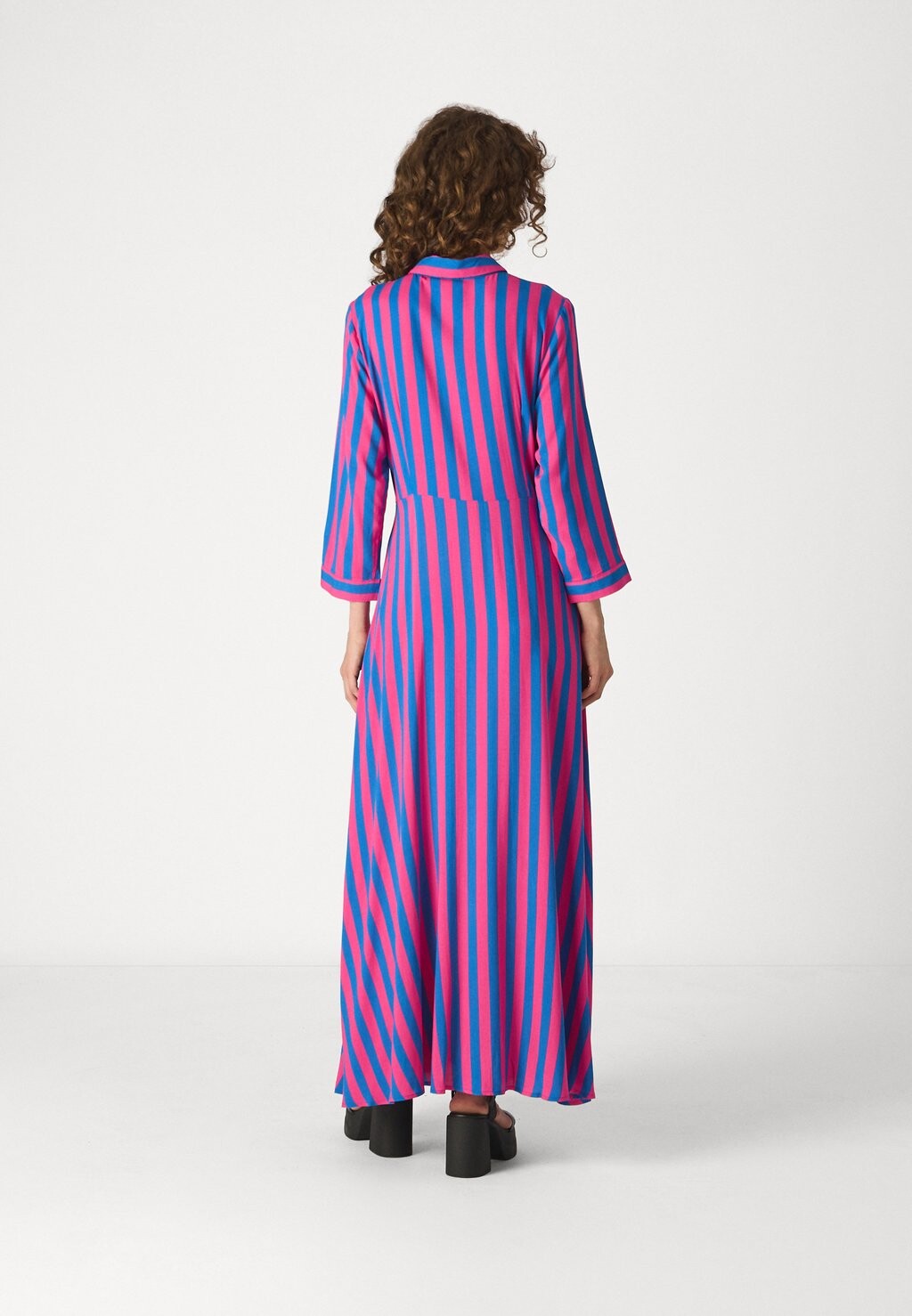 Платье-блузка YASSAVANNA LONG SHIRT DRESS YAS, синий 
Платье-блузка YASSAVANNA LONG SHIRT DRESS YAS, синий