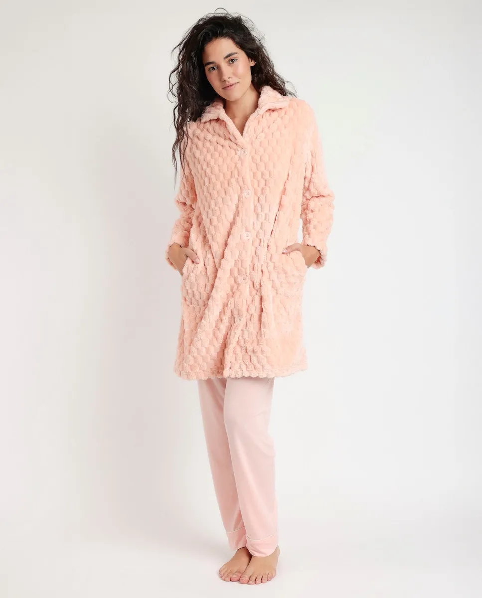 Женский длинный халат из теплой ткани Admas, коралловый
Женский длинный халат из теплой ткани Admas, коралловый