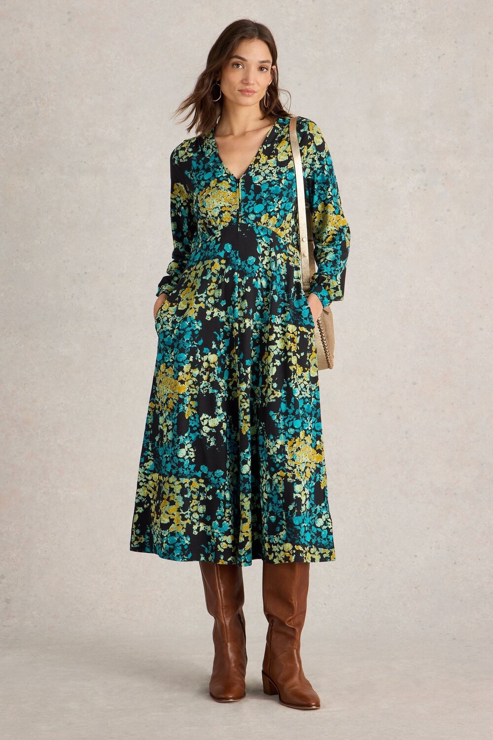 Платье миди Megan из джерси White Stuff, черный
Платье миди Megan из джерси White Stuff, черный