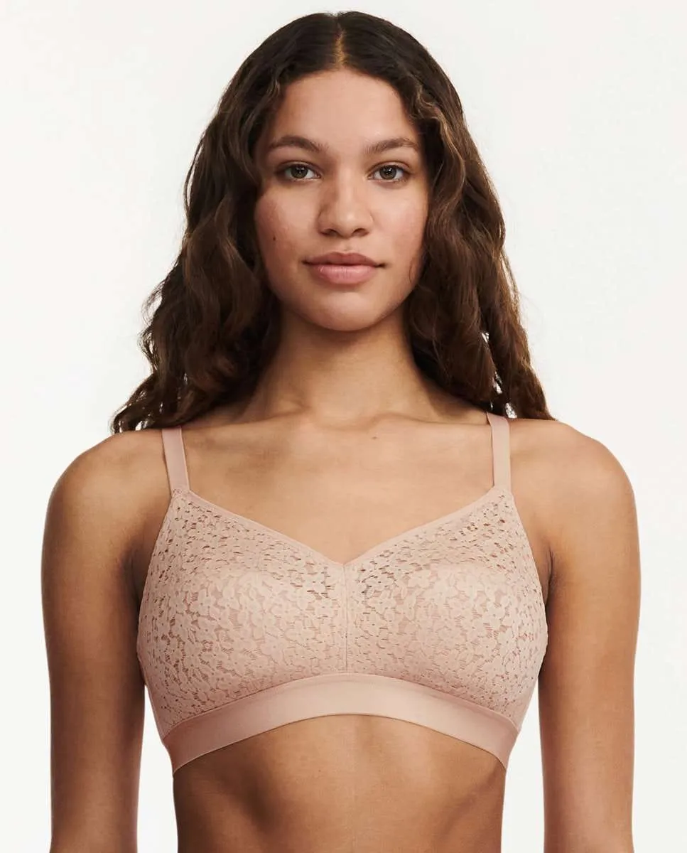 Бюстгальтер без косточек с формованными чашками из цветочного кружева из линии Norah Chantelle, бежевый
Бюстгальтер без косточек с формованными чашками из цветочного кружева из линии Norah Chantelle, бежевый