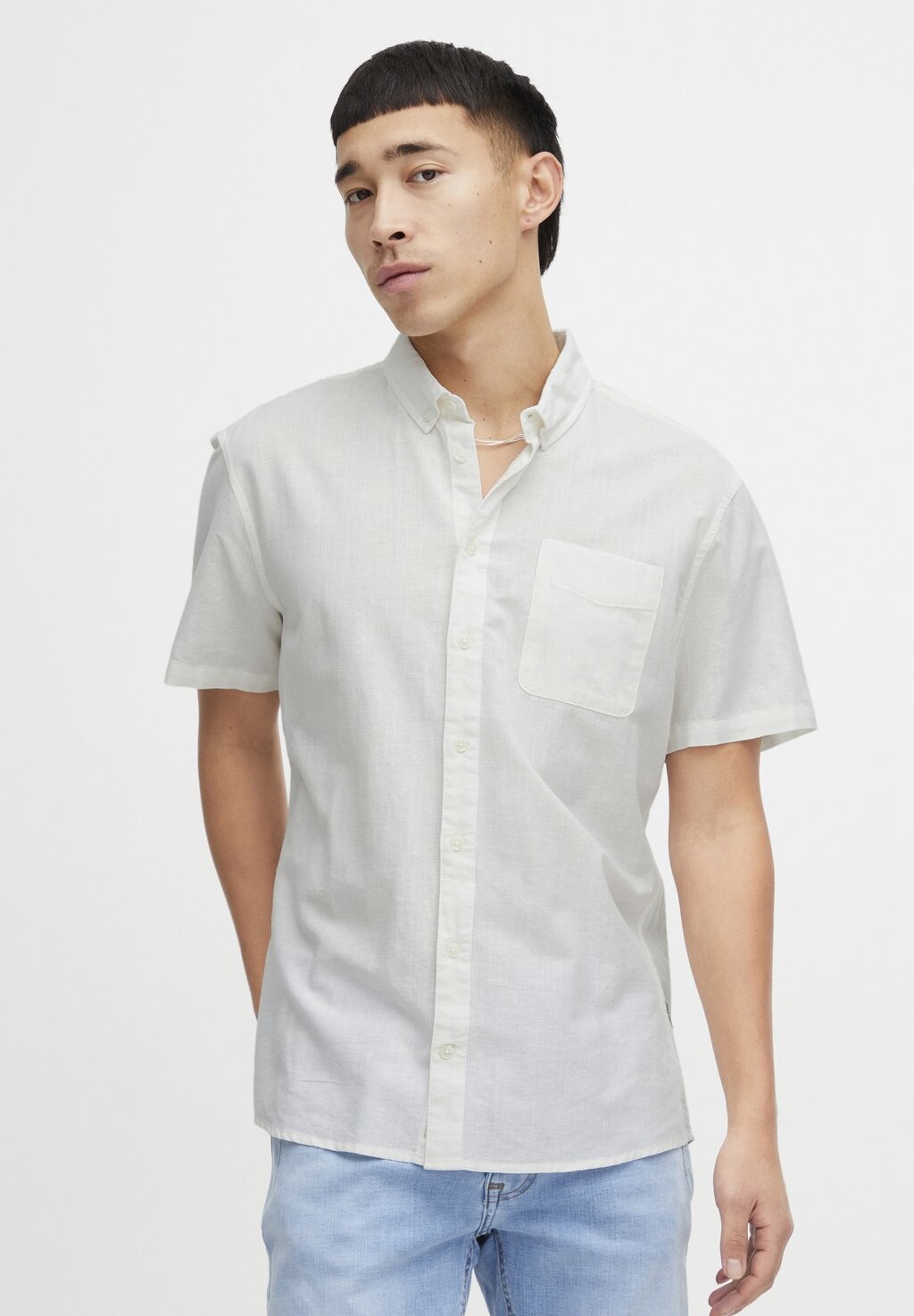 Рубашка Blend, цвет snow white
Рубашка Blend, цвет snow white