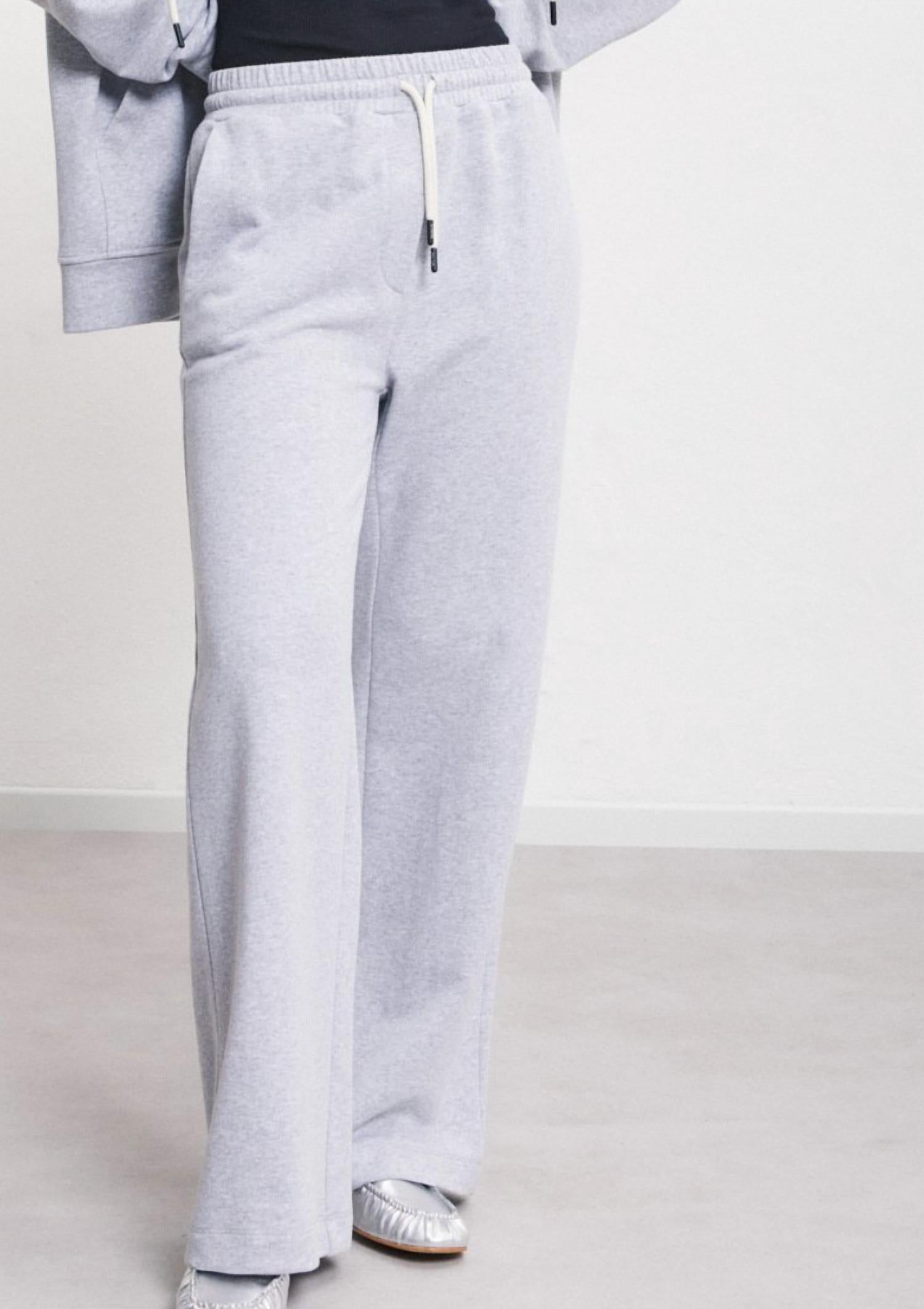 Широкие брюки Lounge в сером меланже Ottod'ame, серый
Широкие брюки Lounge в сером меланже Ottod'ame, серый