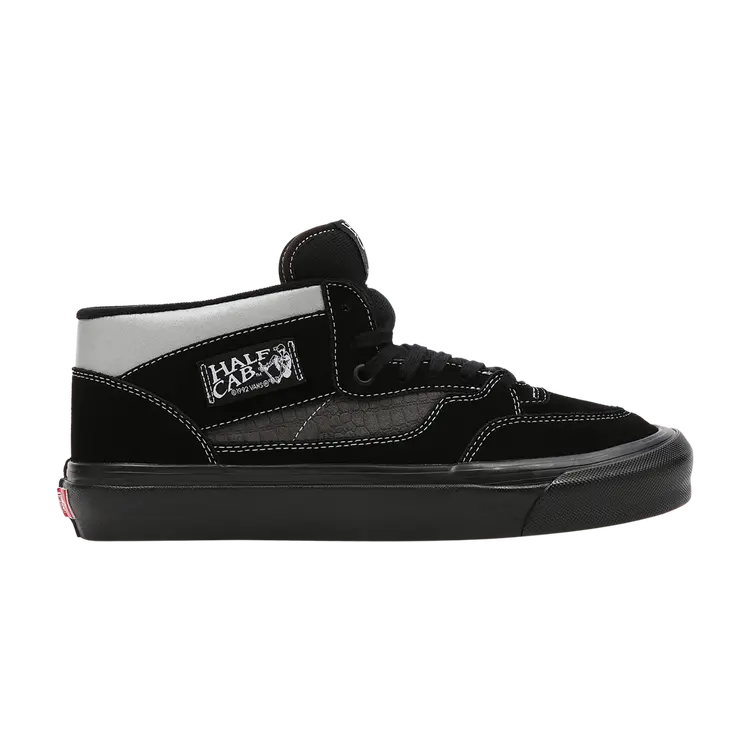 Кроссовки Vans Half Cab 33 DX, черный
Кроссовки Vans Half Cab 33 DX, черный
