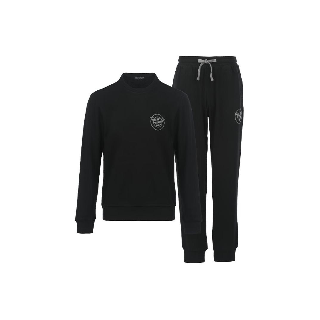 EMPORIO ARMANI Комплект FW22 мужской черный
EMPORIO ARMANI Комплект FW22 мужской черный
