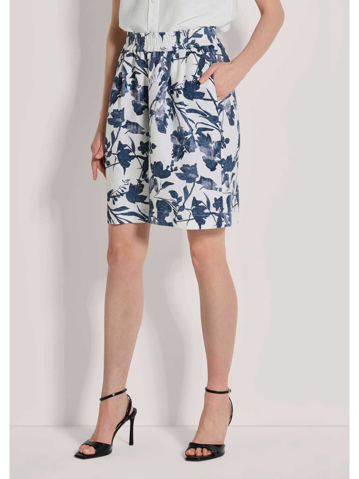 MADELEINE Льняные шорты-бермуды с уникальным принтом в бело-дымчато-синих тонах
MADELEINE Льняные шорты-бермуды с уникальным принтом в бело-дымчато-синих тонах