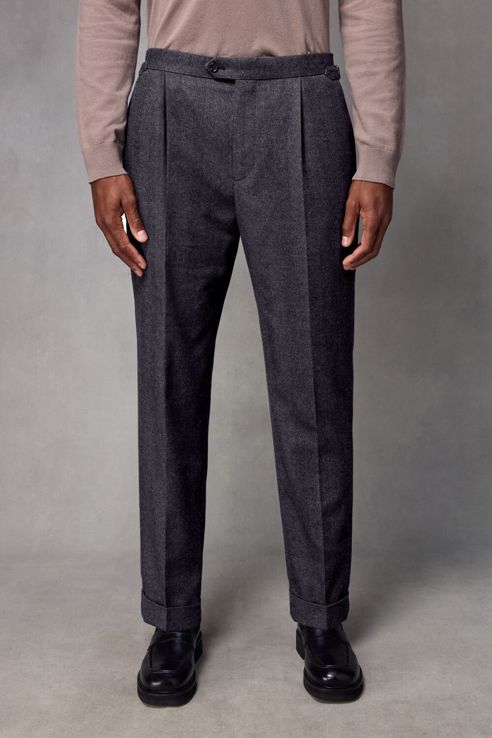 Брюки из шерстяной смеси с узором «в ёлочку» Next, синий
Брюки из шерстяной смеси с узором «в ёлочку» Next, синий