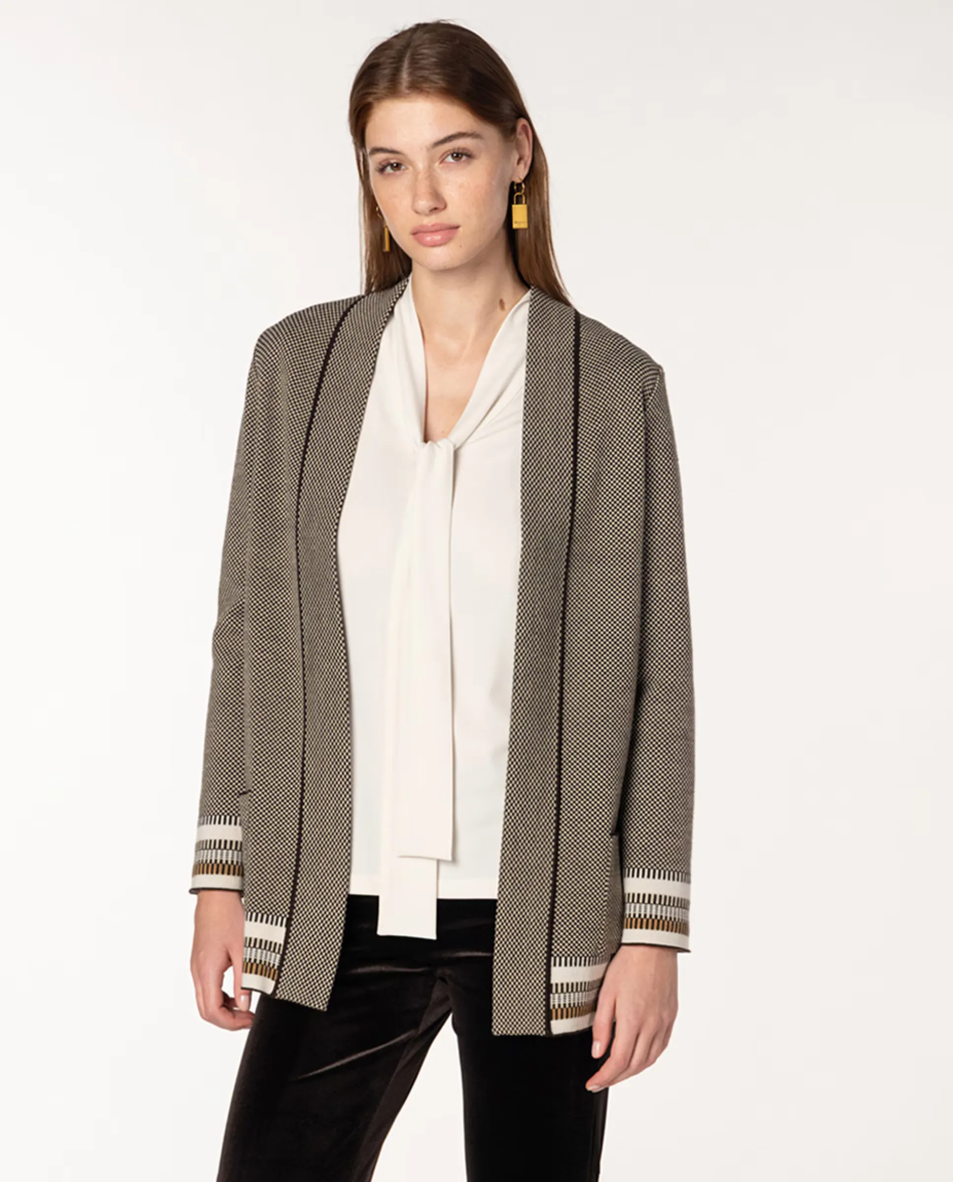 Женский жаккардовый свитер с контрастной отделкой Naulover, коричневый
Женский жаккардовый свитер с контрастной отделкой Naulover, коричневый