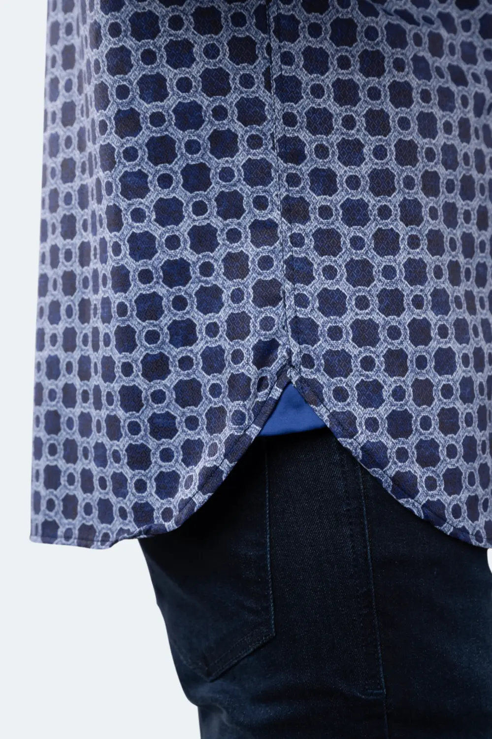 Темно-синий и васильковая жаккардовая рубашка с круглой цепочкой Luchiano Visconti, мультиколор
Темно-синий и васильковая жаккардовая рубашка с круглой цепочкой Luchiano Visconti, мультиколор