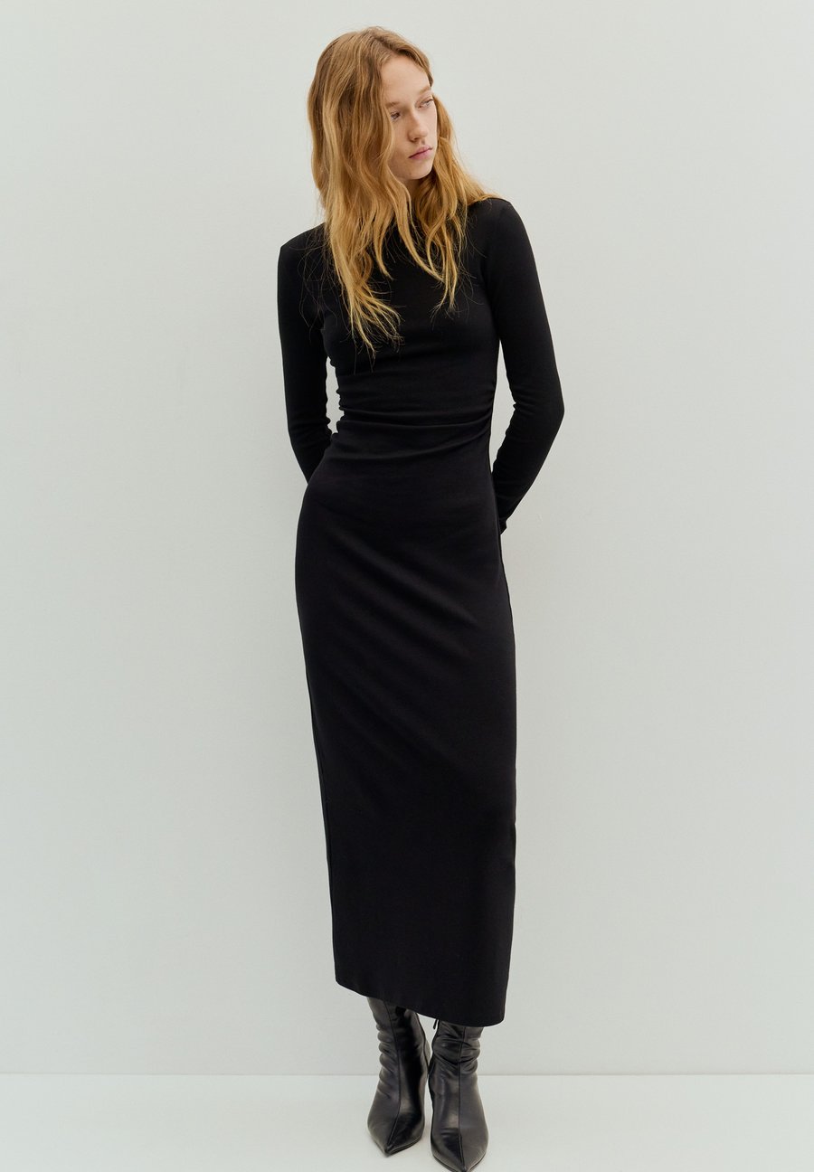 Платье PULL&BEAR Maxi dress, Black
Платье PULL&BEAR Maxi dress, Black