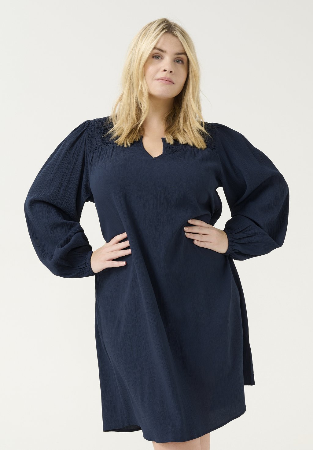 Повседневное платье LUNDA Kaffe Curve, темно-синий
Повседневное платье LUNDA Kaffe Curve, темно-синий
