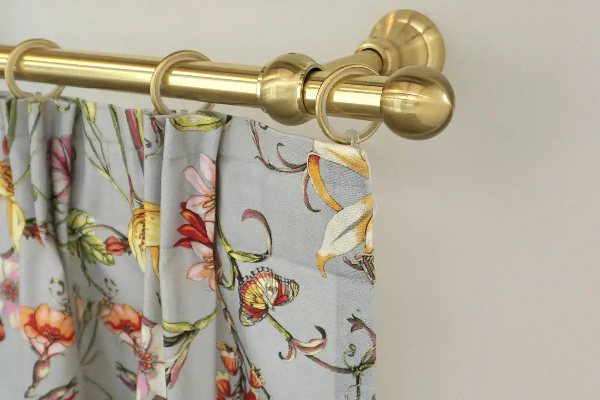 Карниз для штор GARESA "ANDREA", 1 направляющая, желаемая длина, комплект для штор, выдвижной, концевая кнопка шаровая короткая, с кольцами 140 см, Ø 20 мм, цвет mattmessingfarben
Карниз для штор GARESA "ANDREA", 1 направляющая, желаемая длина, комплект для штор, выдвижной, концевая кнопка шаровая короткая, с кольцами 140 см, Ø 20 мм, цвет mattmessingfarben