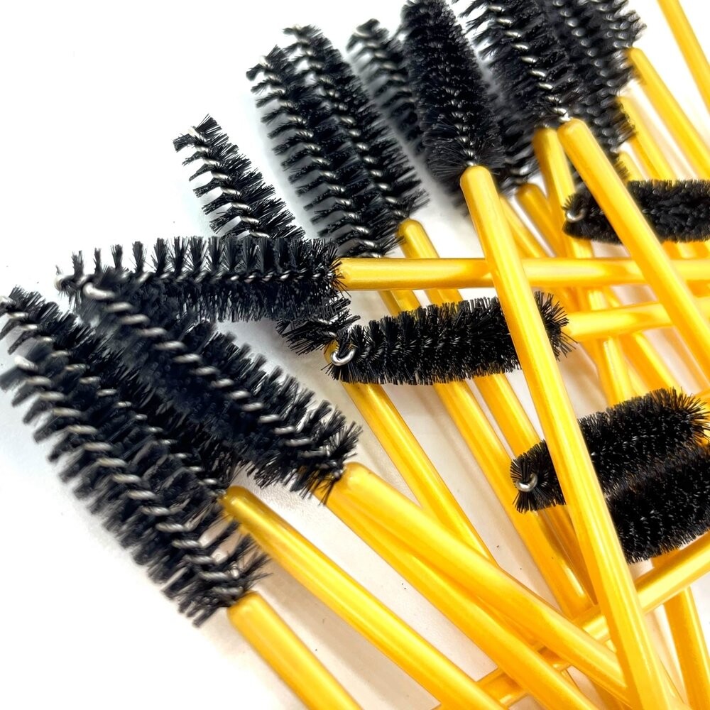 ForMe, щеточка для ресниц, нейлон, золотая ручка, черная щетина (упаковка 50 шт.)
ForMe, щеточка для ресниц, нейлон, золотая ручка, черная щетина (упаковка 50 шт.)