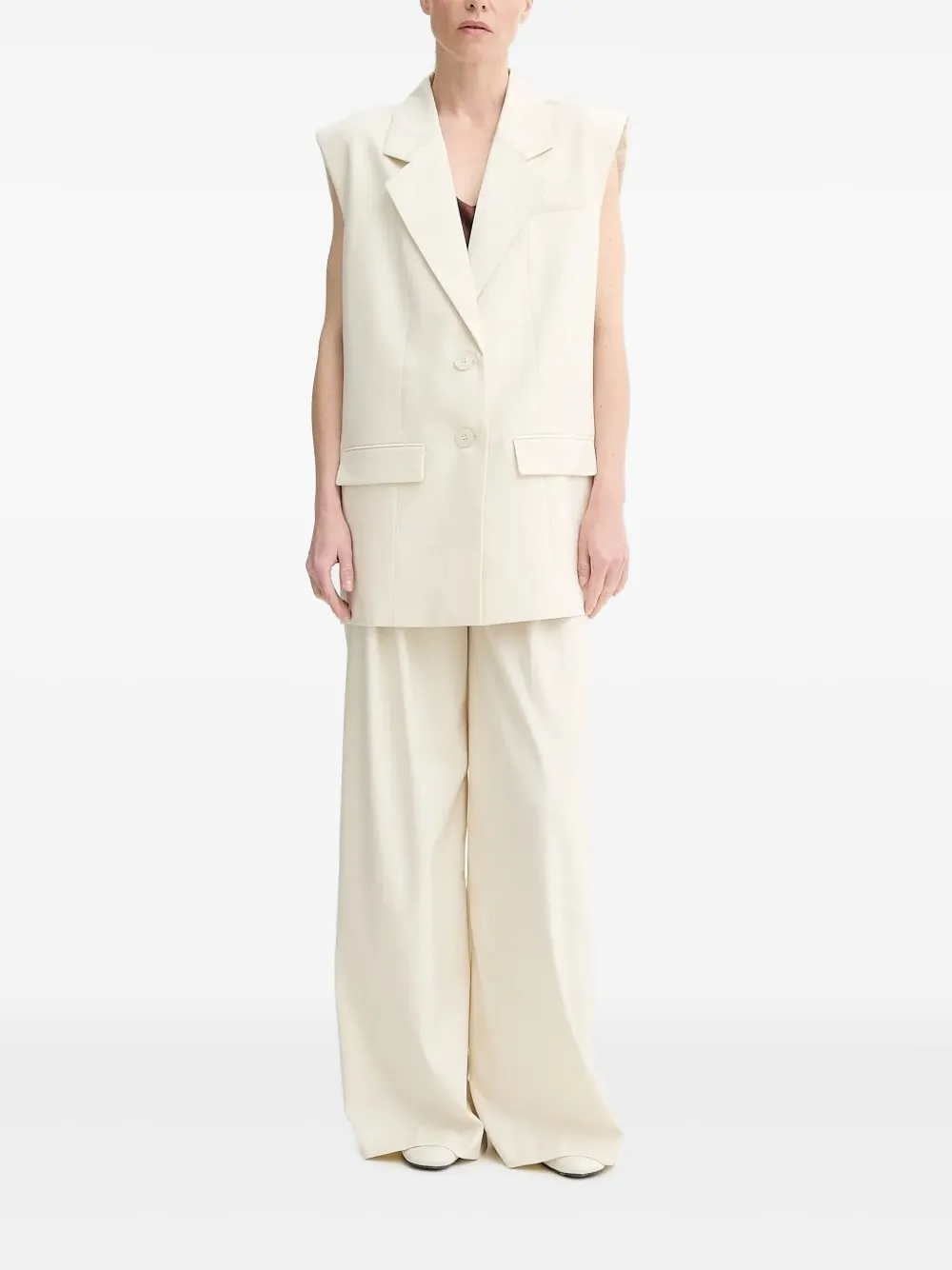 Жилет с объемными плечами Gestuz, нейтральный
Жилет с объемными плечами Gestuz, нейтральный