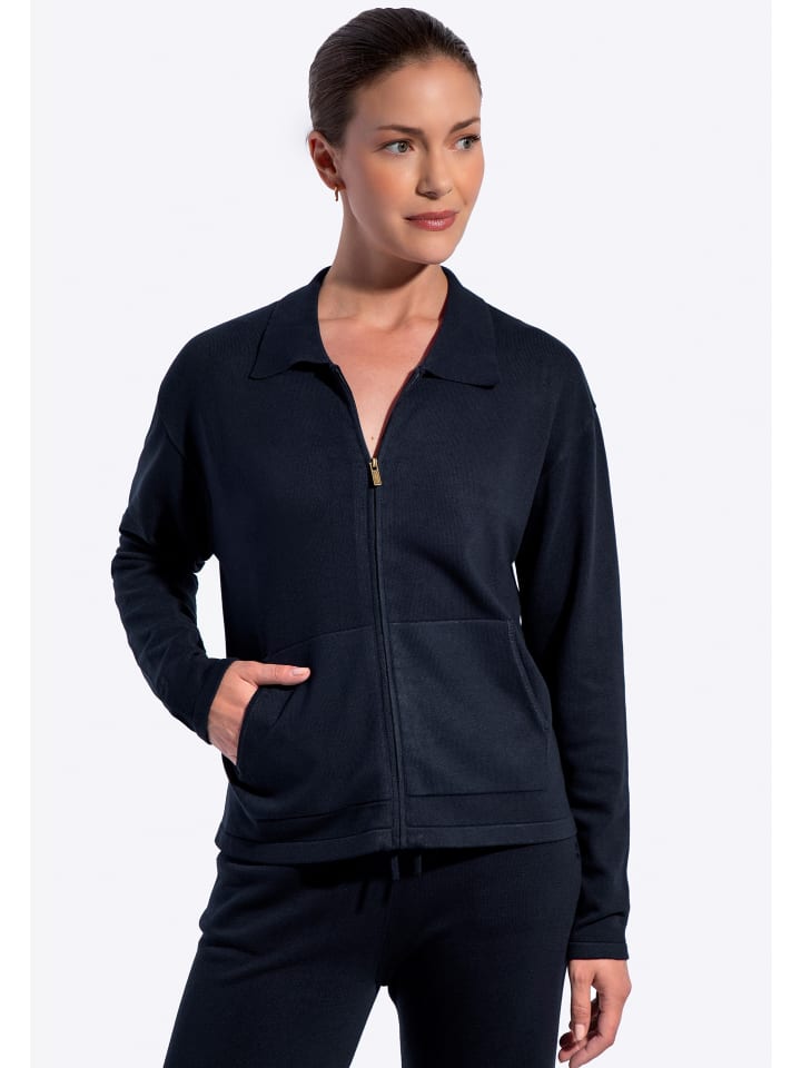 Свитер темно-синего цвета Wittchen
Свитер темно-синего цвета Wittchen