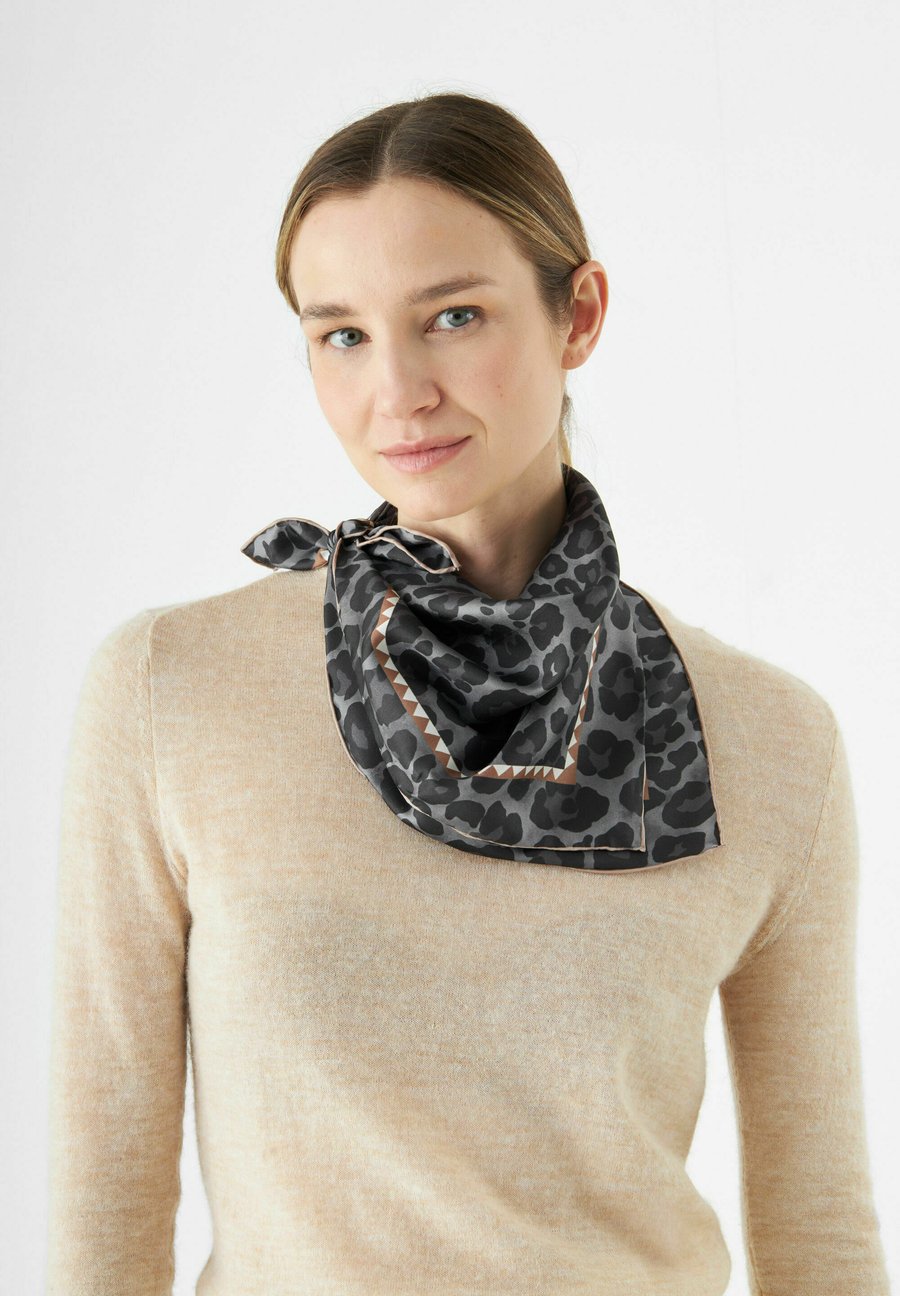 Шарф Codello Foulard, Grau/Grey
Шарф Codello Foulard, Grau/Grey