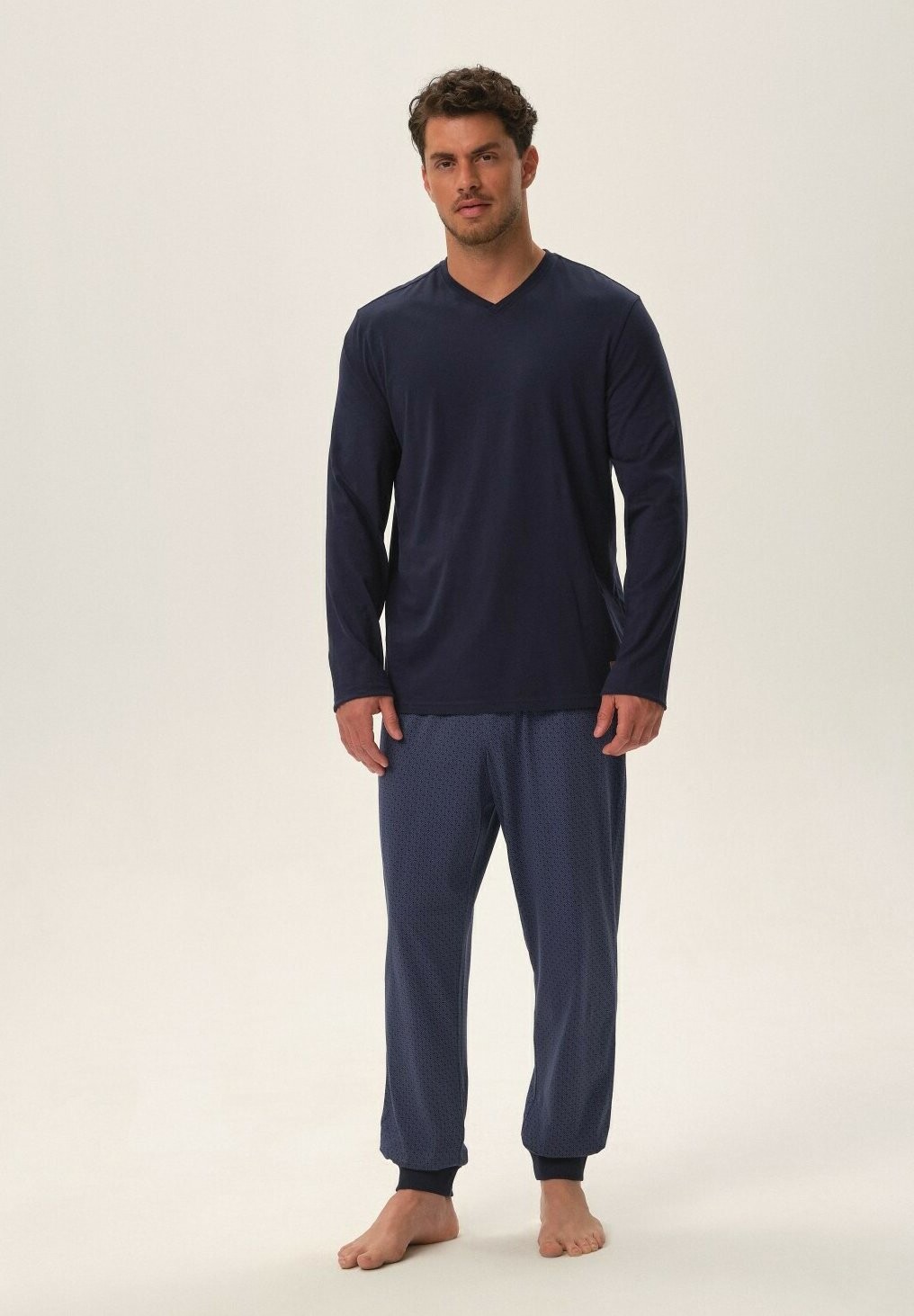 Пижамный комплект HUNT Henderson, темно-синий
Пижамный комплект HUNT Henderson, темно-синий