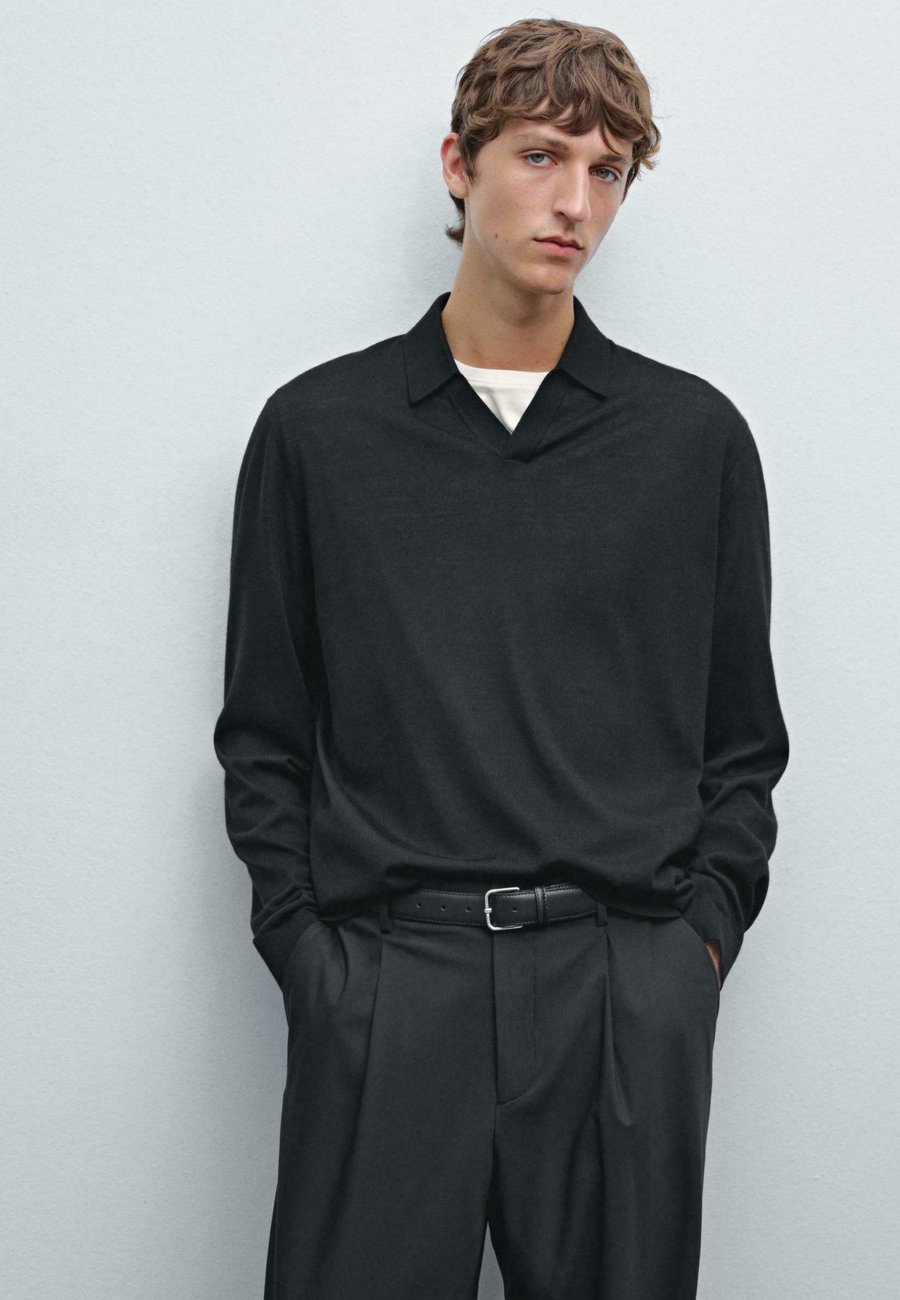 Топ Massimo Dutti MERINO LONG SLEEVE, Black
Топ Massimo Dutti MERINO LONG SLEEVE, Black
