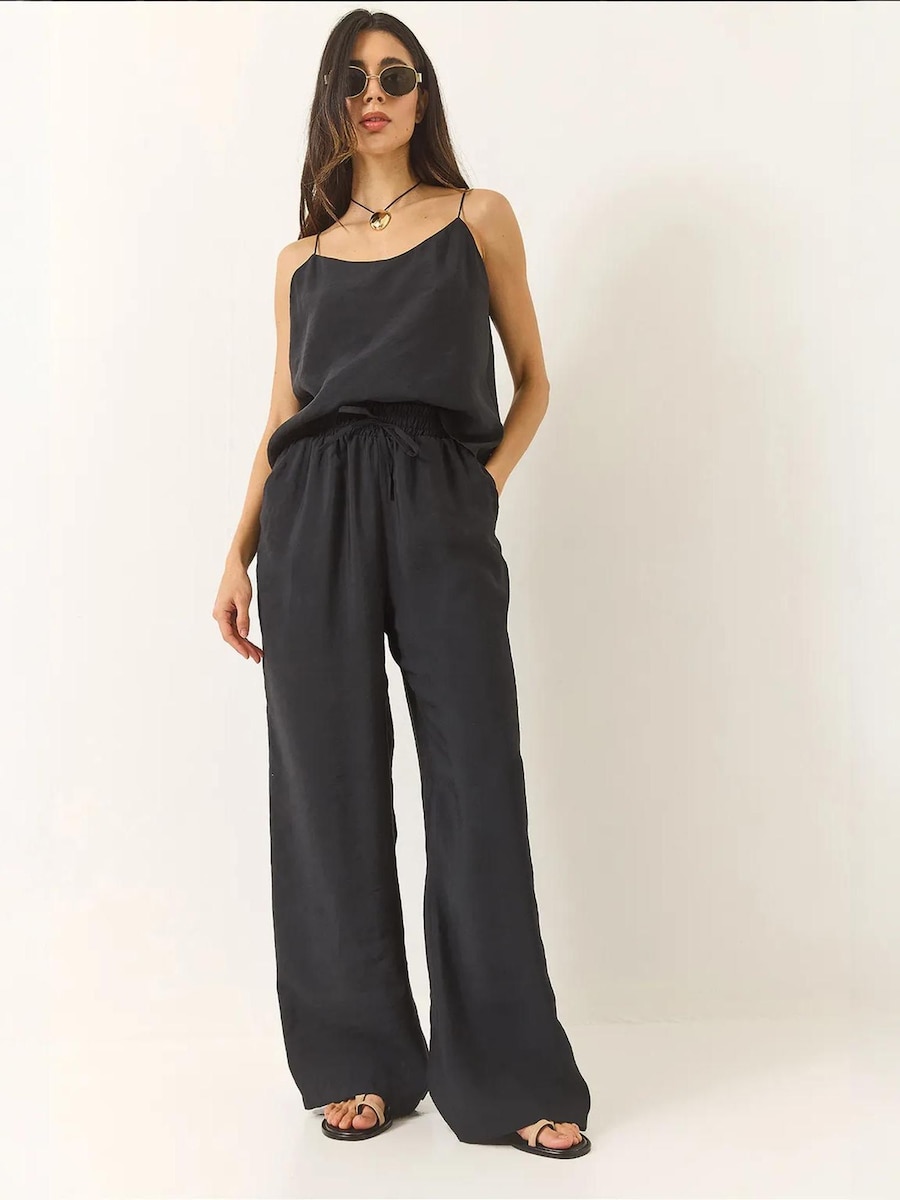 Брючный костюм Bianco Lucci, черный
Брючный костюм Bianco Lucci, черный