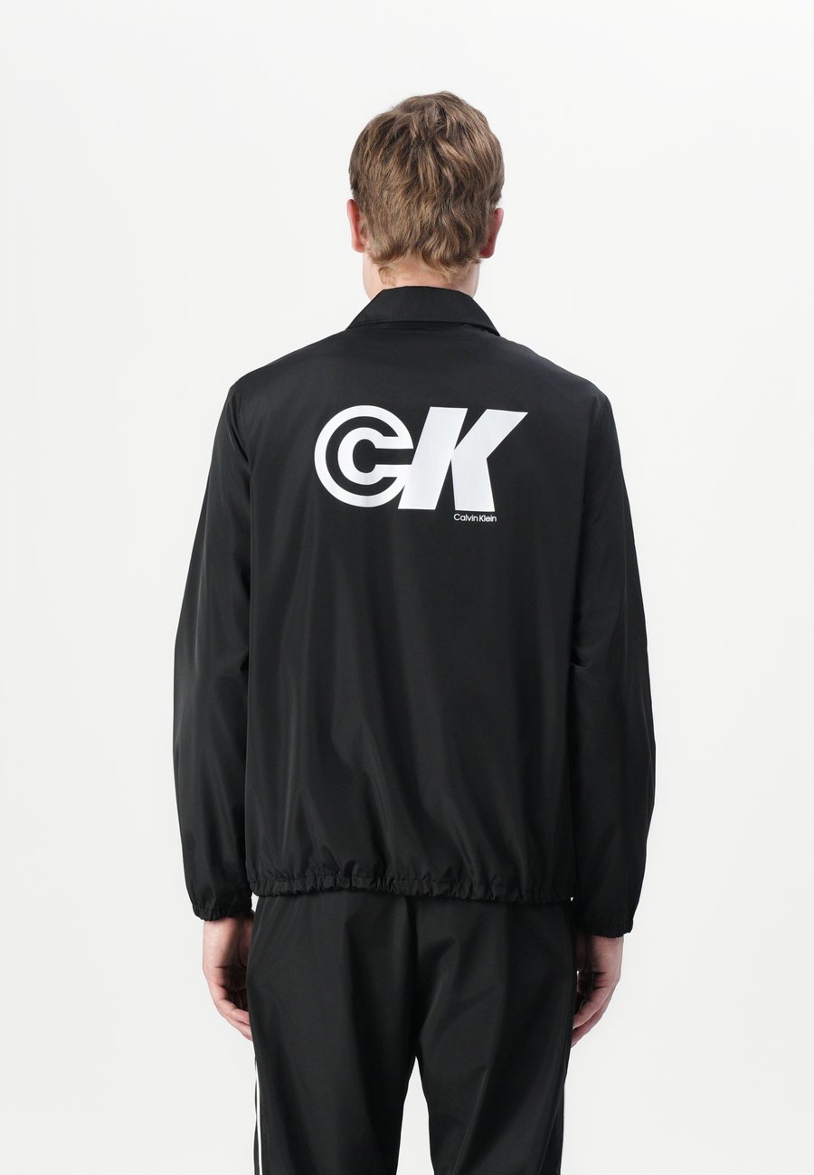 Куртка Calvin Klein Jeans Bomber Jacket, Black
Куртка Calvin Klein Jeans Bomber Jacket, Black