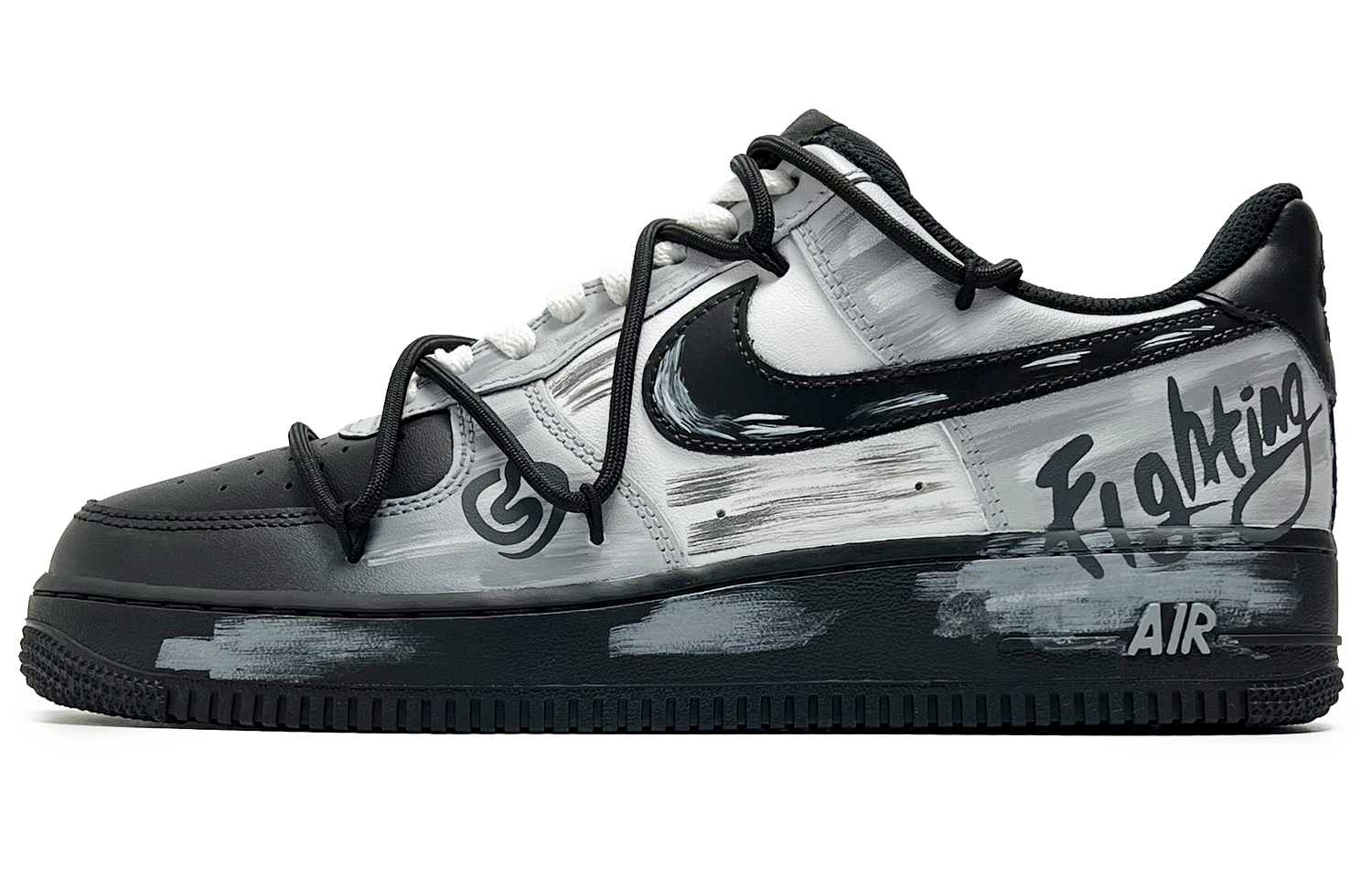 Nike Кроссовки Air Force 1 Outdoor устойчивые к истиранию противоскользящие низкие унисекс черно-белые, цвет Black White
Nike Кроссовки Air Force 1 Outdoor устойчивые к истиранию противоскользящие низкие унисекс черно-белые, цвет Black White