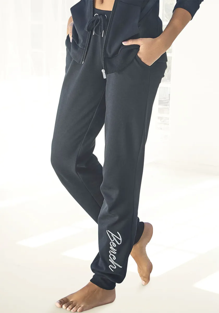 Bench Брюки для отдыха в стиле Loungewear с блестящей вышивкой логотипа, костюм для отдыха Bench Loungewear, черный
Bench Брюки для отдыха в стиле Loungewear с блестящей вышивкой логотипа, костюм для отдыха Bench Loungewear, черный