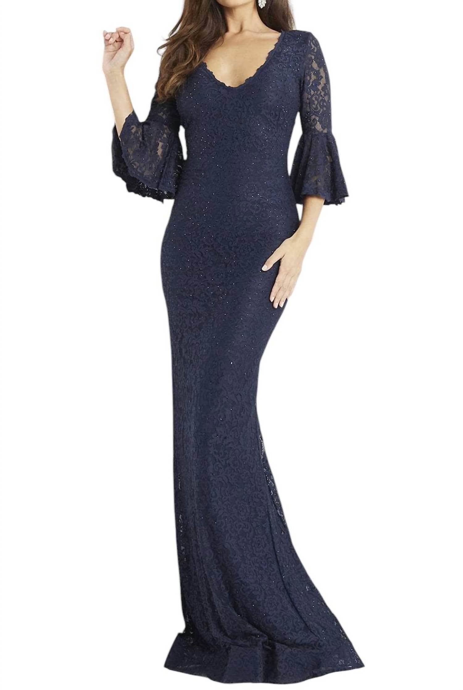 Платье с кружевом и рукавами-колокольчиками, расшитое бисером, темно-синего/телесного цвета JOVANI
Платье с кружевом и рукавами-колокольчиками, расшитое бисером, темно-синего/телесного цвета JOVANI
