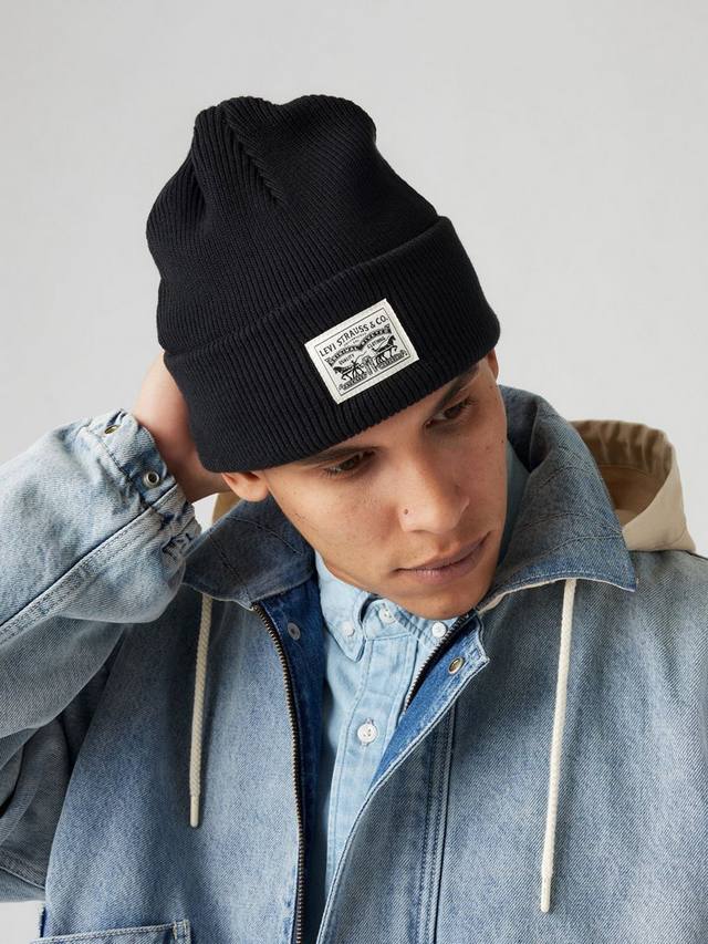 Хлопковая шапка с нашивкой на затылке Levi's
Хлопковая шапка с нашивкой на затылке Levi's