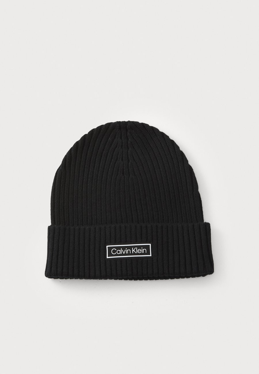 Шапка Calvin Klein PATCH CHUNKY , Black
Шапка Calvin Klein PATCH CHUNKY , Black
