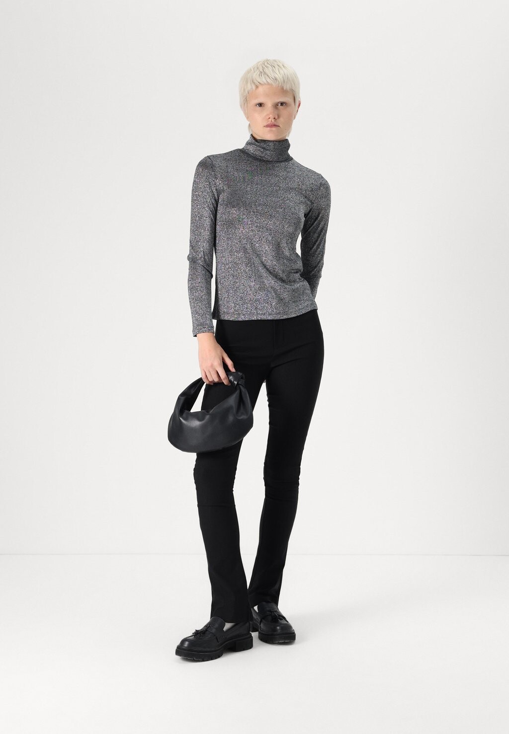 Джемпер VMSARAH ALBERTE HIGHNECK Vero Moda, черный
Джемпер VMSARAH ALBERTE HIGHNECK Vero Moda, черный