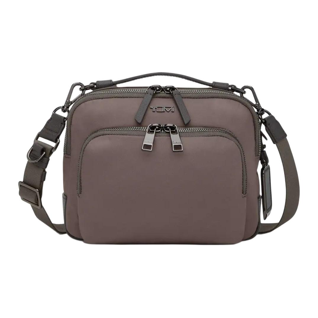 TUMI Вояжёр нейлоновая сумка через плечо кроссбоди женская светло-коричневая 
TUMI Вояжёр нейлоновая сумка через плечо кроссбоди женская светло-коричневая