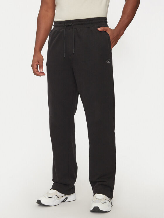 Спортивные брюки стандартного кроя Calvin Klein Jeans, черный
Спортивные брюки стандартного кроя Calvin Klein Jeans, черный
