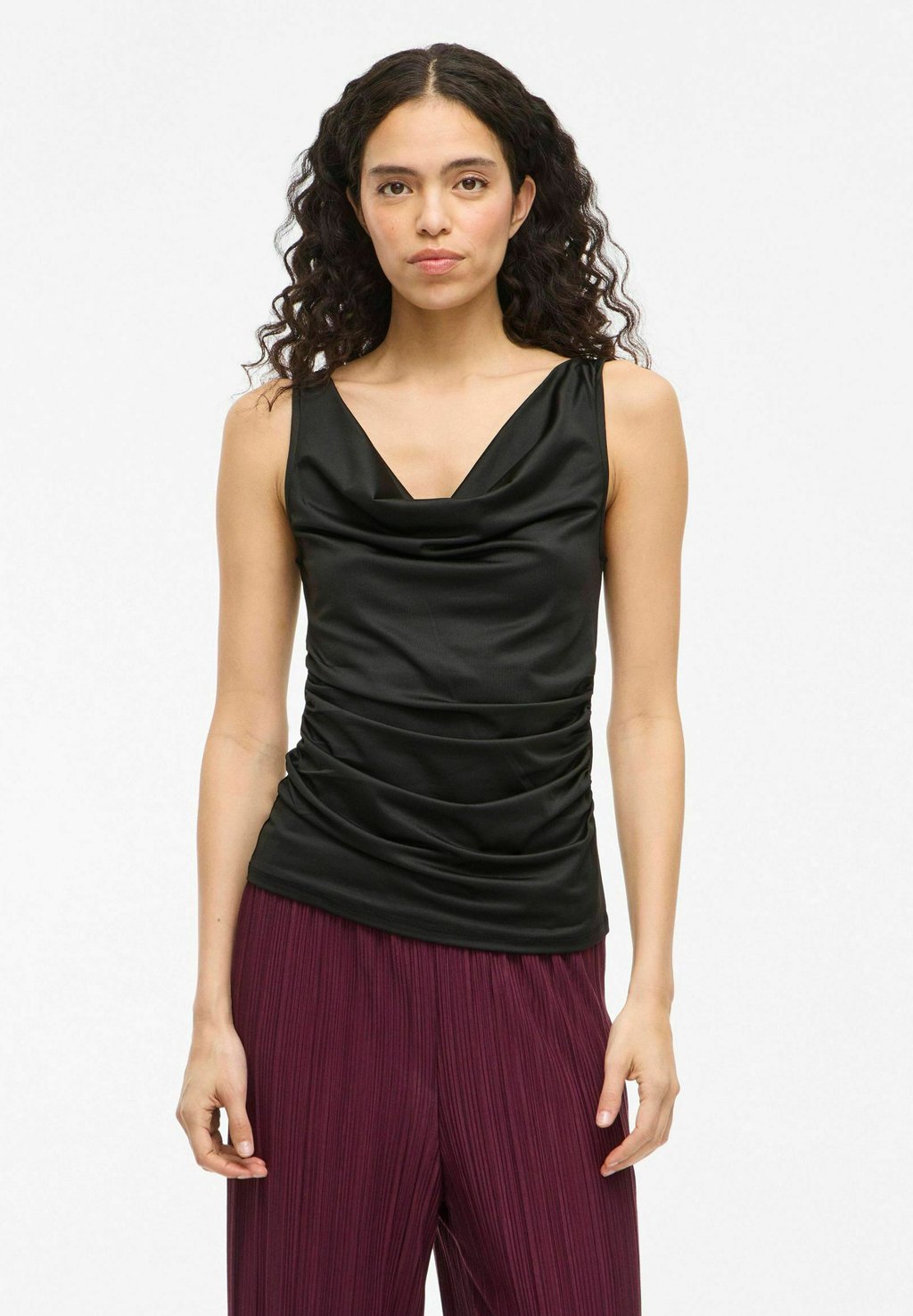 Блуза VIKANA WASSERFALL AUSSCHNITT - Top VILA, черный
Блуза VIKANA WASSERFALL AUSSCHNITT - Top VILA, черный