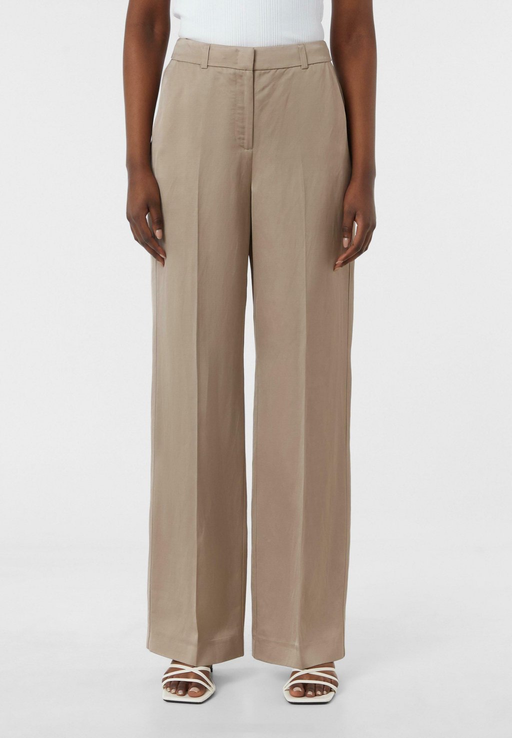 Брюки MARLENE AUS MIT FORMBUND comma, песочный
Брюки MARLENE AUS MIT FORMBUND comma, песочный