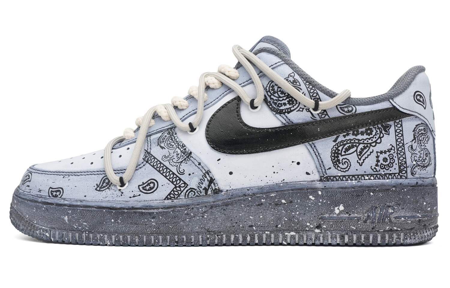Мужские кроссовки для скейтбординга Nike Air Force 1, grey 
Мужские кроссовки для скейтбординга Nike Air Force 1, grey
