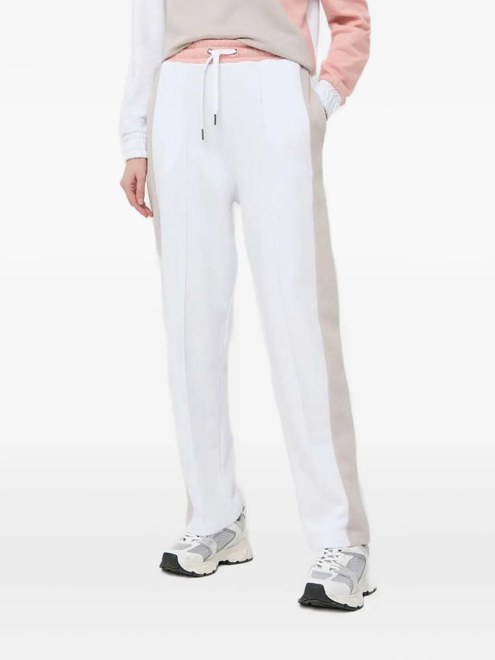 Спортивные брюки на завязках с принтом логотипа Armani Exchange, белый
Спортивные брюки на завязках с принтом логотипа Armani Exchange, белый