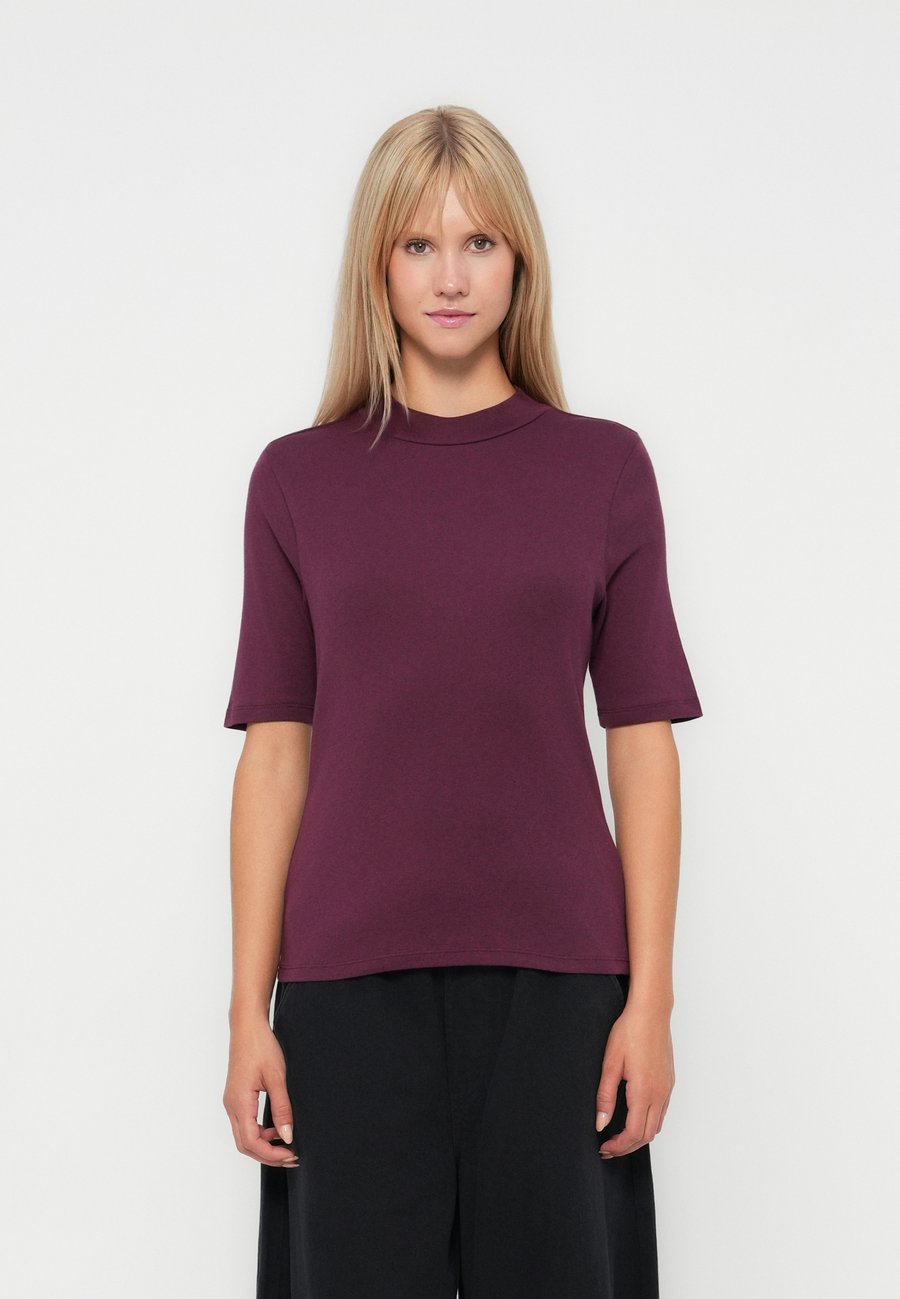 Футболка GAP MOCK NECK, Tuscan Red/Bordeaux
Футболка GAP MOCK NECK, Tuscan Red/Bordeaux