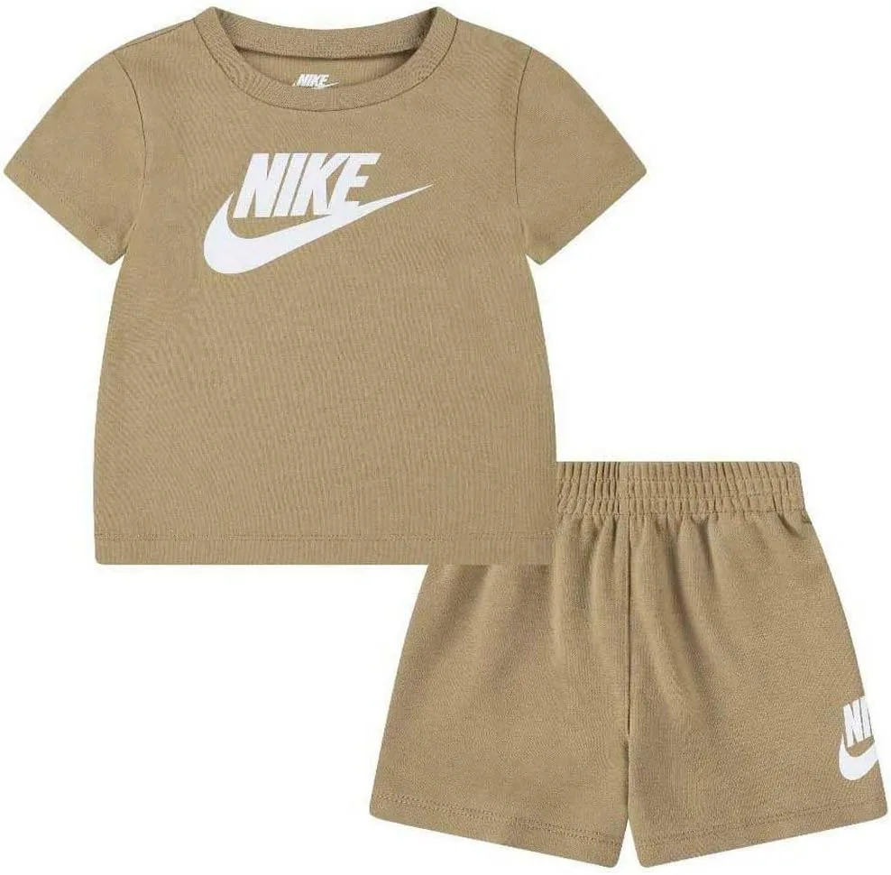 Детский комплект футболка и шорты в бежевом цвете Nike
Детский комплект футболка и шорты в бежевом цвете Nike