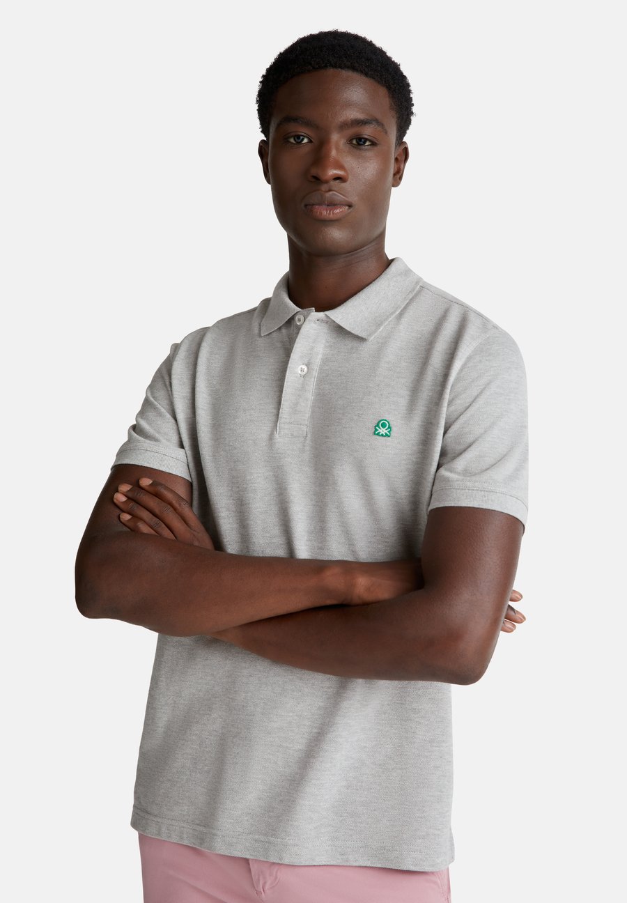 Поло United Colors of Benetton REGULAR FIT , Grey/Mottled Grey
Поло United Colors of Benetton REGULAR FIT , Grey/Mottled Grey